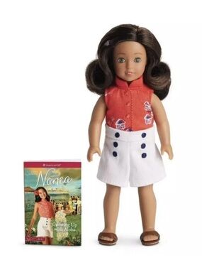 Mini American Girl Nanea Mitchell Mini Doll 6.5 in and Mini Book